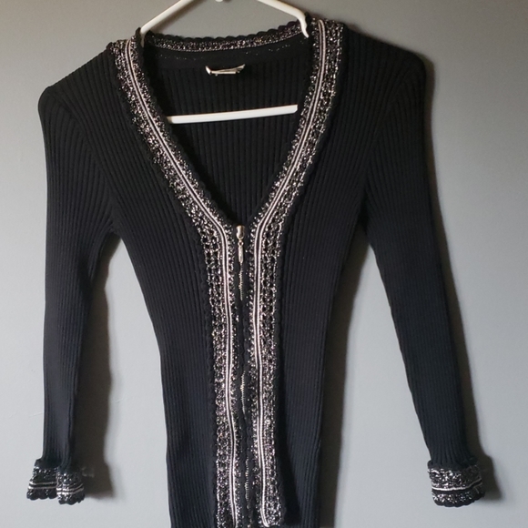 Sweater - Picture 1 of 2
